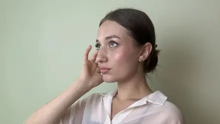 AlysonBielawski's live cam
