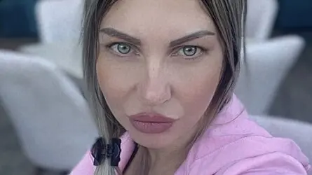 AmandaShatalina's live cam