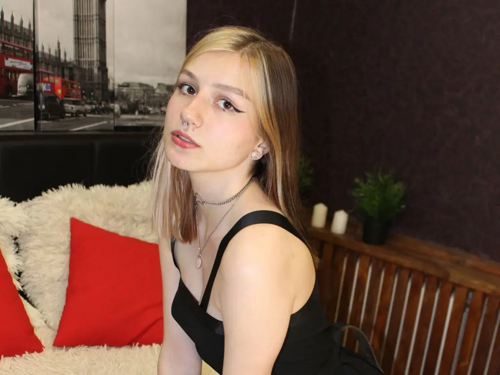AnnaCruse's live cam