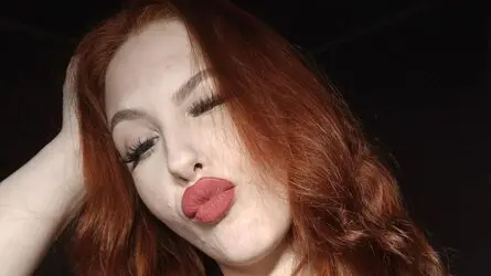 CarmonPhuong's live cam