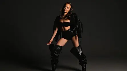 CarolinePortons's live cam