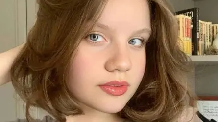 ChloeHalses's live cam