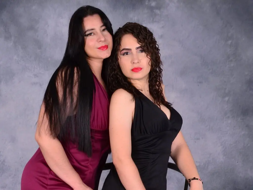 DanielaJulian's live cam