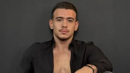 ElijahThorne's live cam