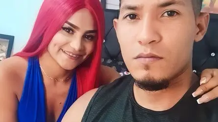 GibsonAndSarah's live cam