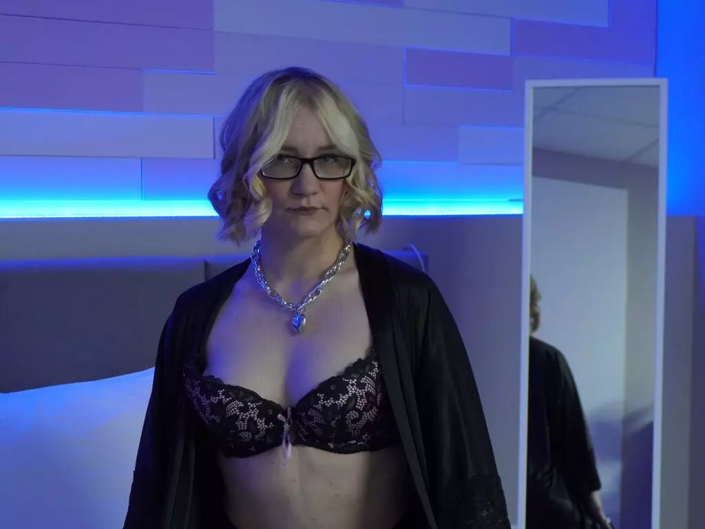 GwenRamos's live cam