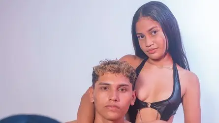 HenryAndLucy's live cam