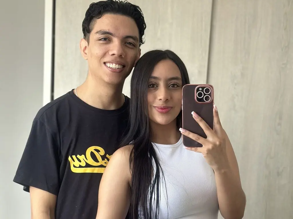 JulietaAndAlex's live cam