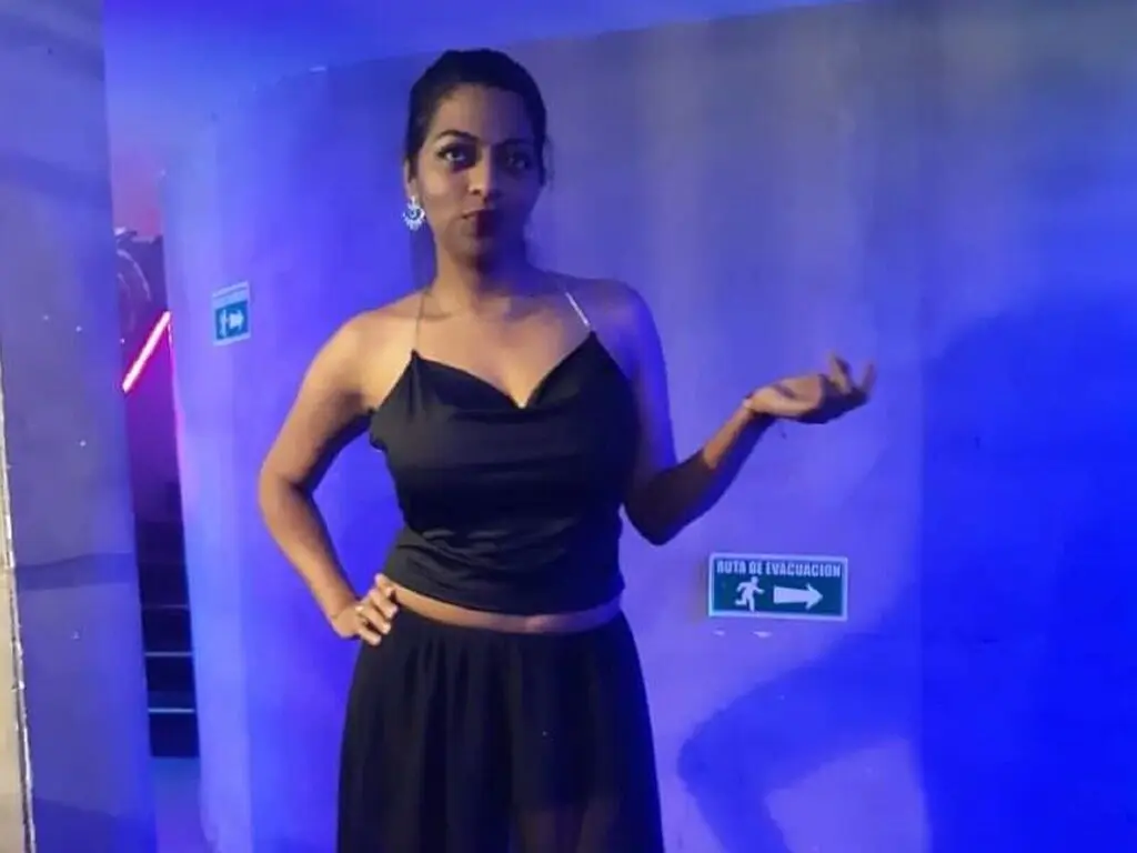 JulietaDubont's live cam