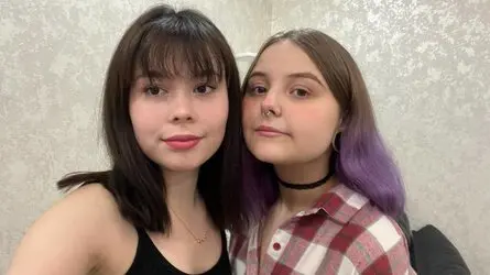LettyAndRita's live cam