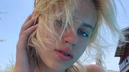 LindsyRuhstorfer's live cam