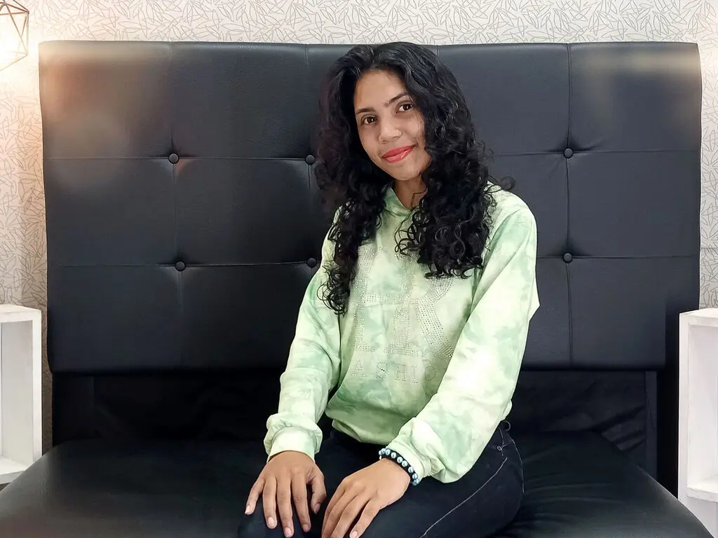 LucyBroke's live cam