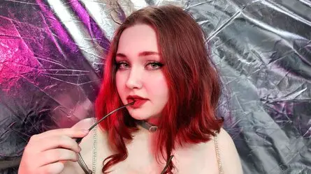 MaddyGrant's live cam