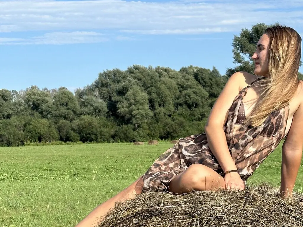 MilanaIsaeva's live cam