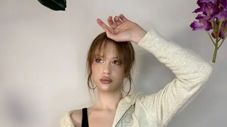 RegineMcever's live cam