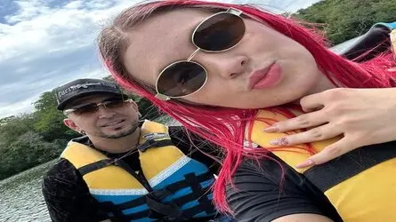 SelenaAndYach's live cam