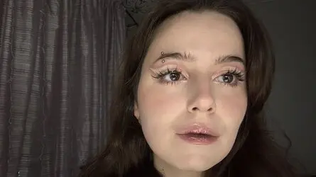 ShaniLukander's live cam