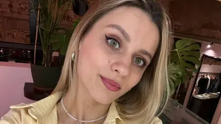 SherleyVisage's live cam