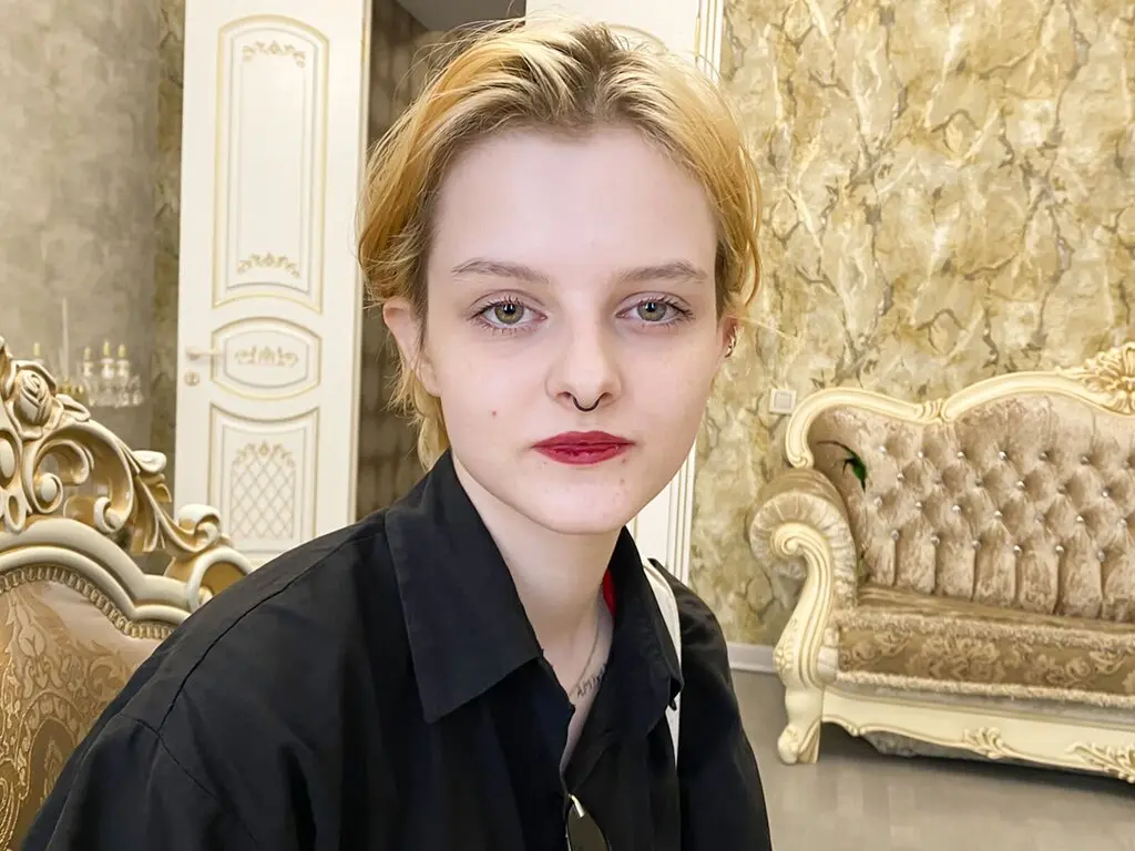 SilviaMonroe's live cam