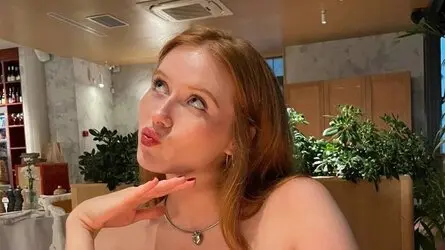 StasyFoxi's live cam