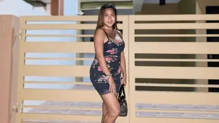 TyraSalsalita's live cam